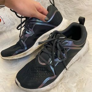 Adidas bounce tennis shoes